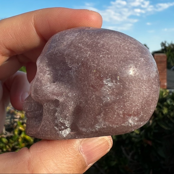 SKULL LOVERS - Pink Amethyst Skull Carving with Druzy - Picture 5 of 7